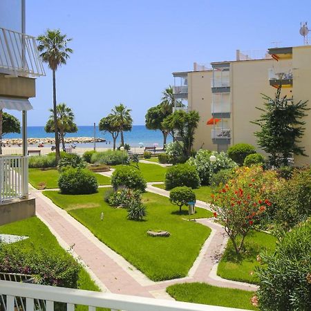 Antares Planet Costa Dorada Apartment Кембрилс Екстериор снимка