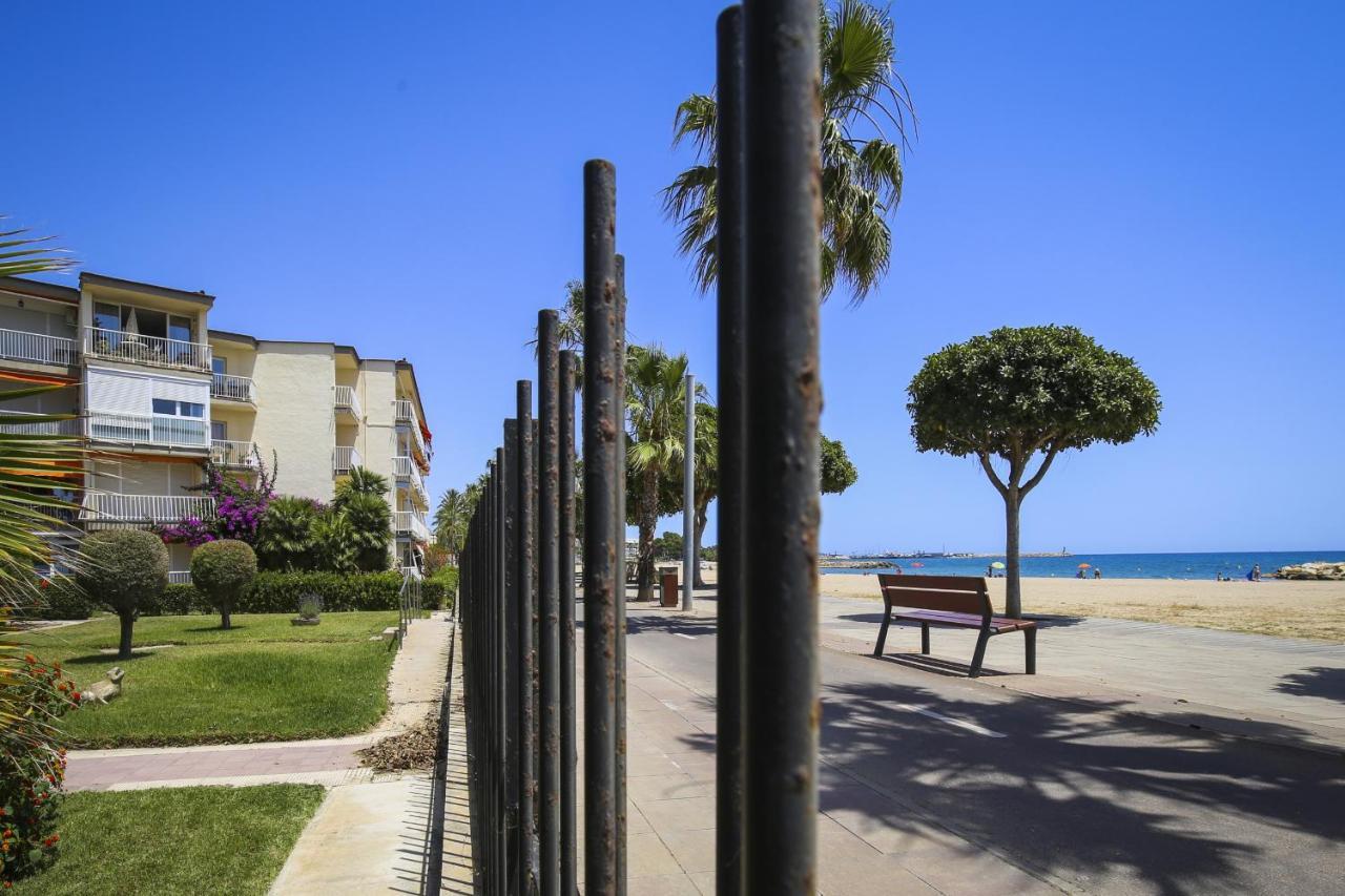 Antares Planet Costa Dorada Apartment Кембрилс Екстериор снимка