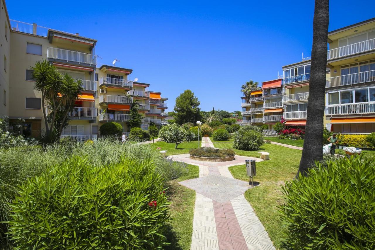 Antares Planet Costa Dorada Apartment Кембрилс Екстериор снимка