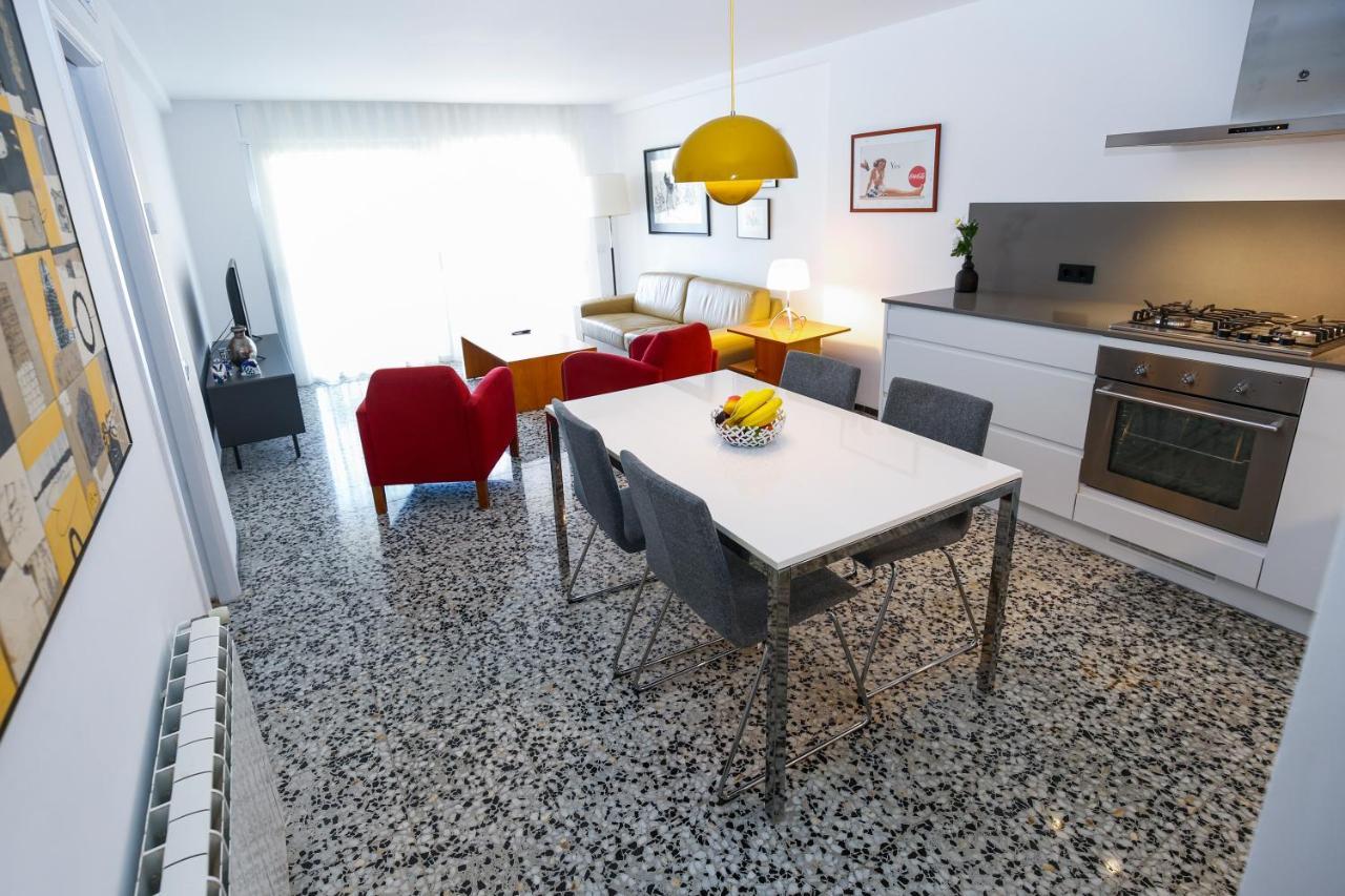 Antares Planet Costa Dorada Apartment Кембрилс Екстериор снимка