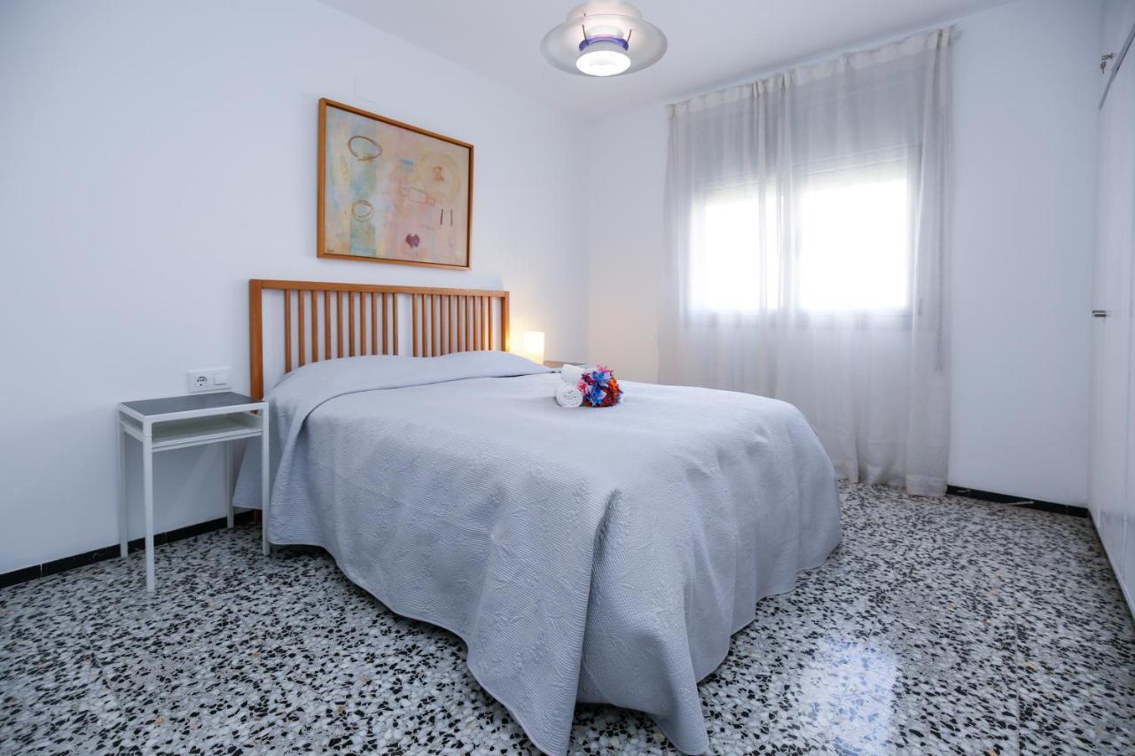Antares Planet Costa Dorada Apartment Кембрилс Екстериор снимка