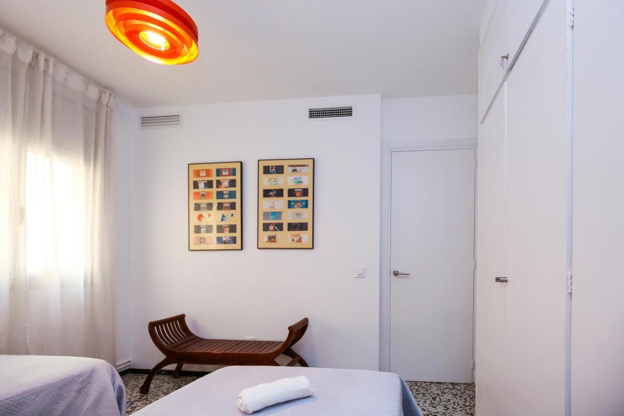 Antares Planet Costa Dorada Apartment Кембрилс Екстериор снимка